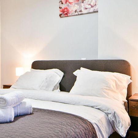 Serene N Modern Renovated Flat أثينا المظهر الخارجي الصورة