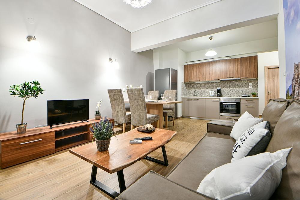 Serene N Modern Renovated Flat أثينا المظهر الخارجي الصورة