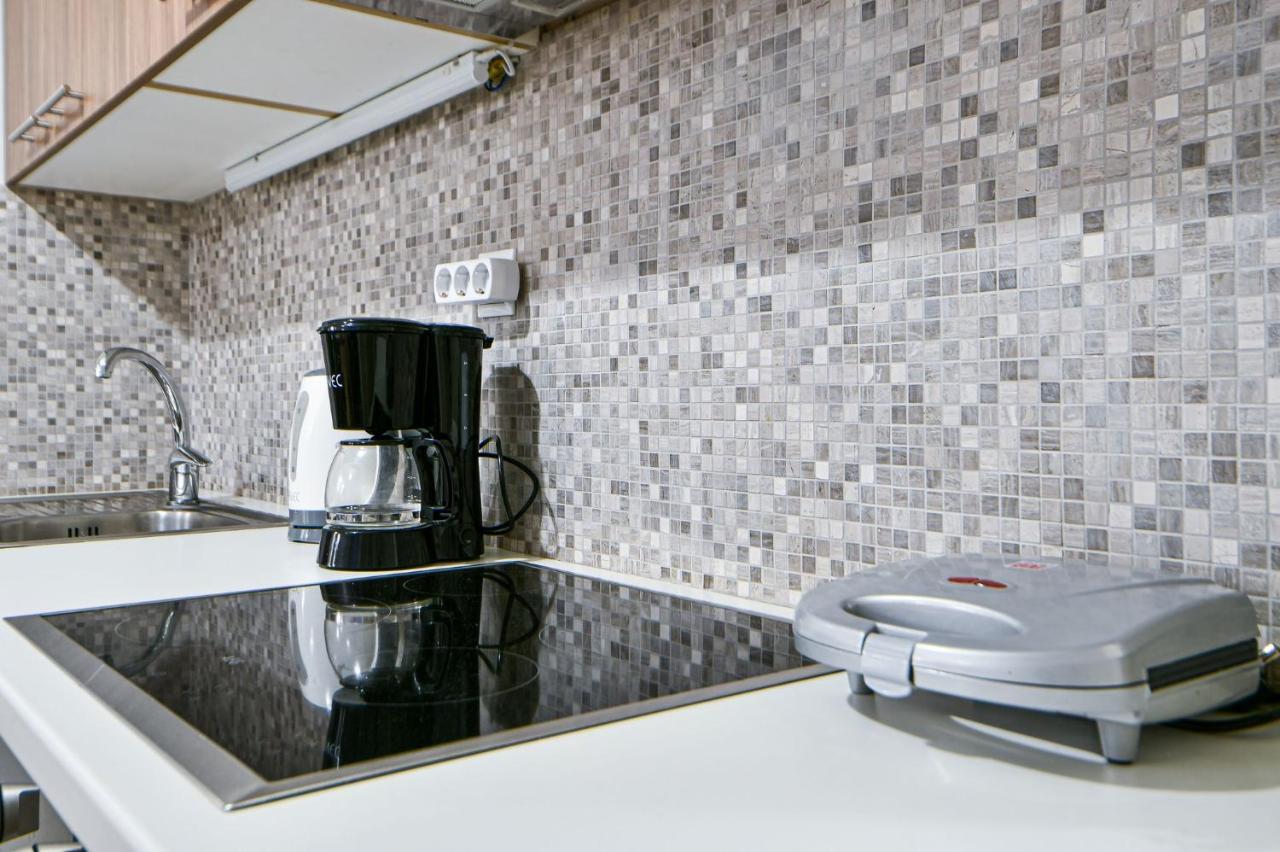Serene N Modern Renovated Flat أثينا المظهر الخارجي الصورة