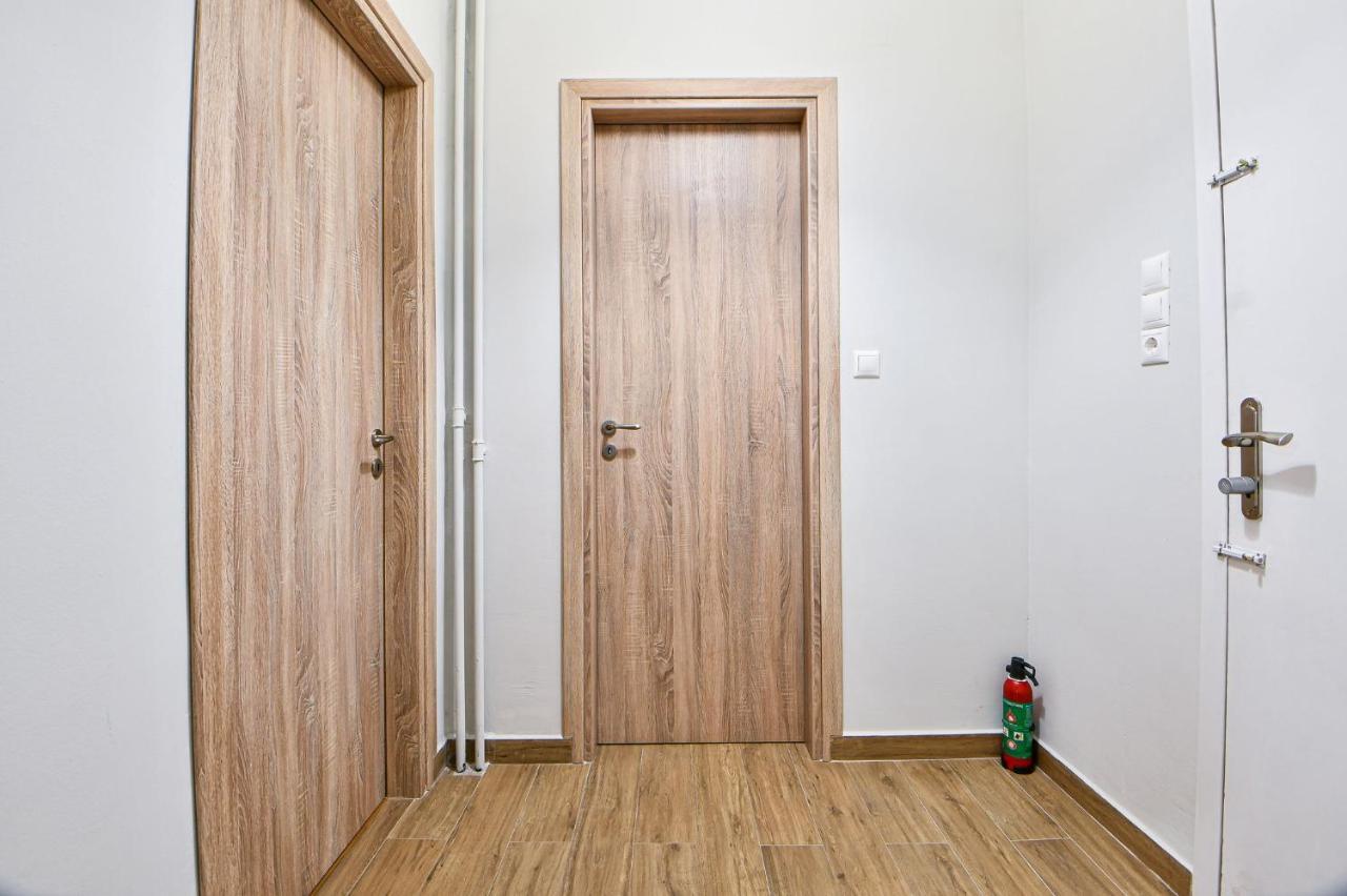 Serene N Modern Renovated Flat أثينا المظهر الخارجي الصورة