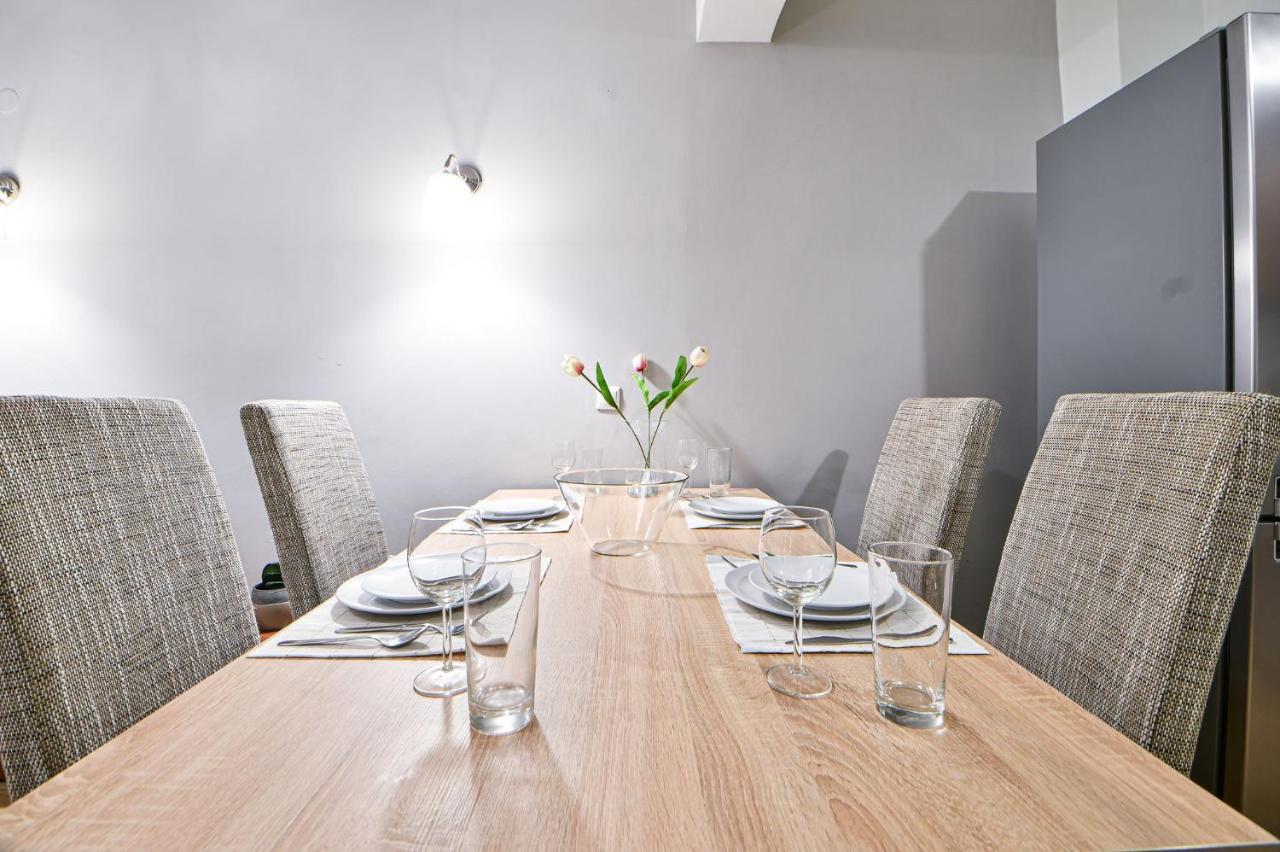Serene N Modern Renovated Flat أثينا المظهر الخارجي الصورة